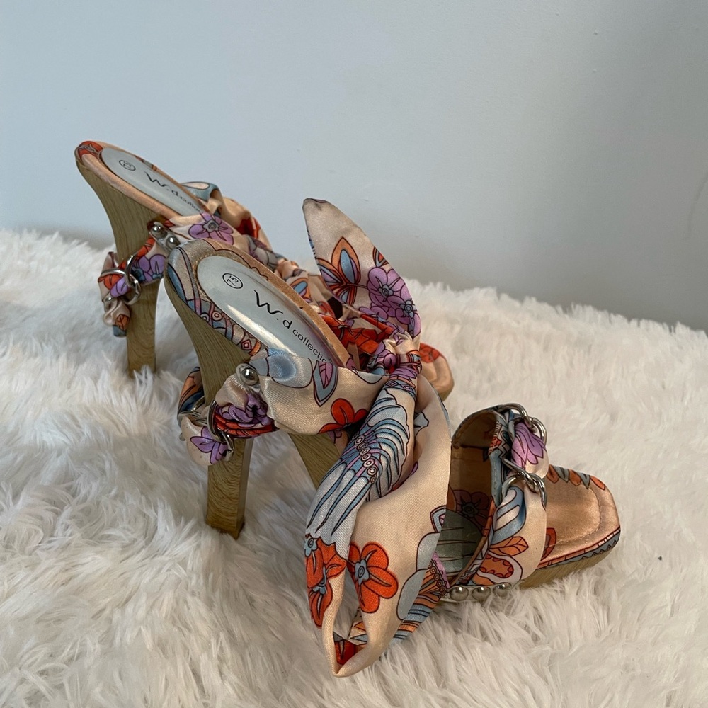 Floral tie up sandals